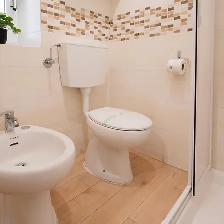 Luminoso Vicino Alle Cinque Terre La Spezia