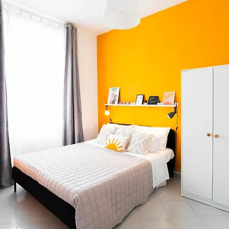 Luminoso Vicino Alle Cinque Terre